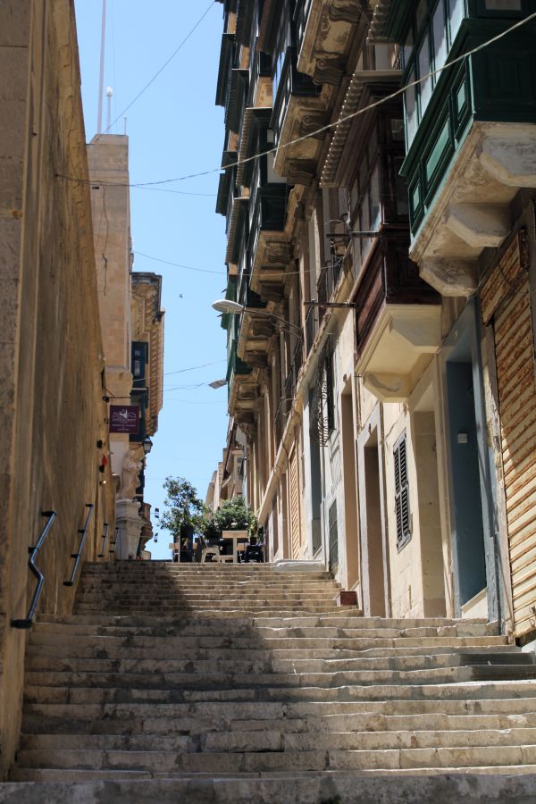 steps valletta