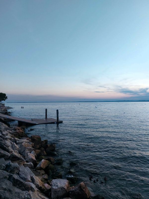 sunset lake garda
