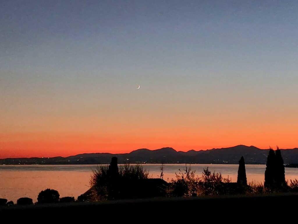 sunset lake garda