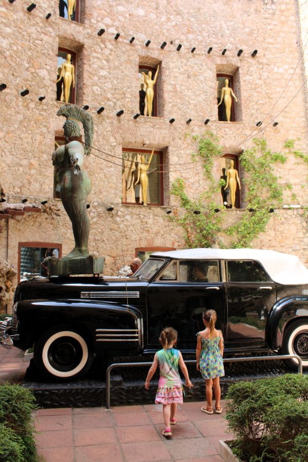 girls inside salvador dali museum