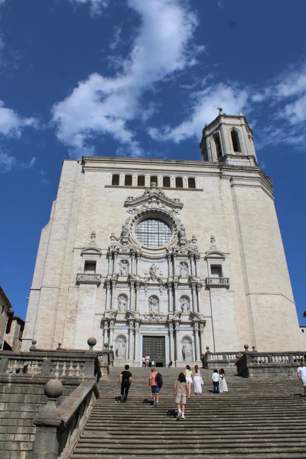 girona cathedral steps