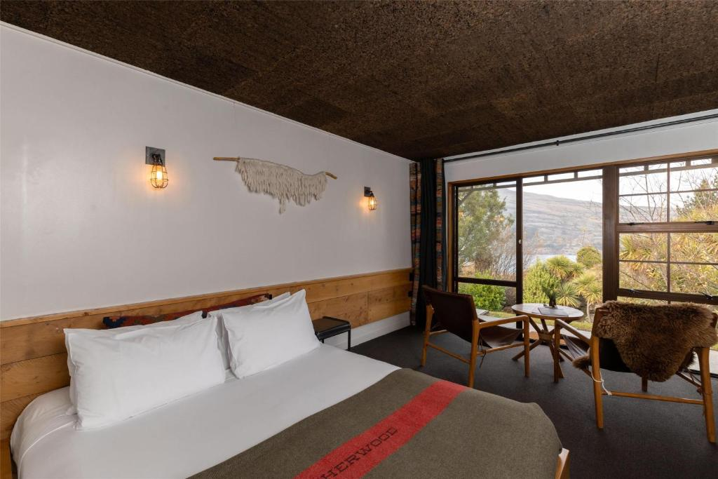 bedroom sherwood queenstown 