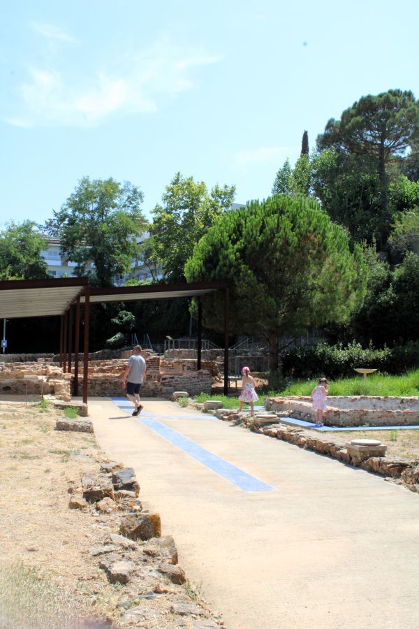 family roman ruins tossa de mar