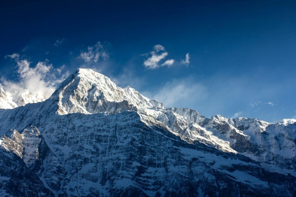 mardi himal mountain range