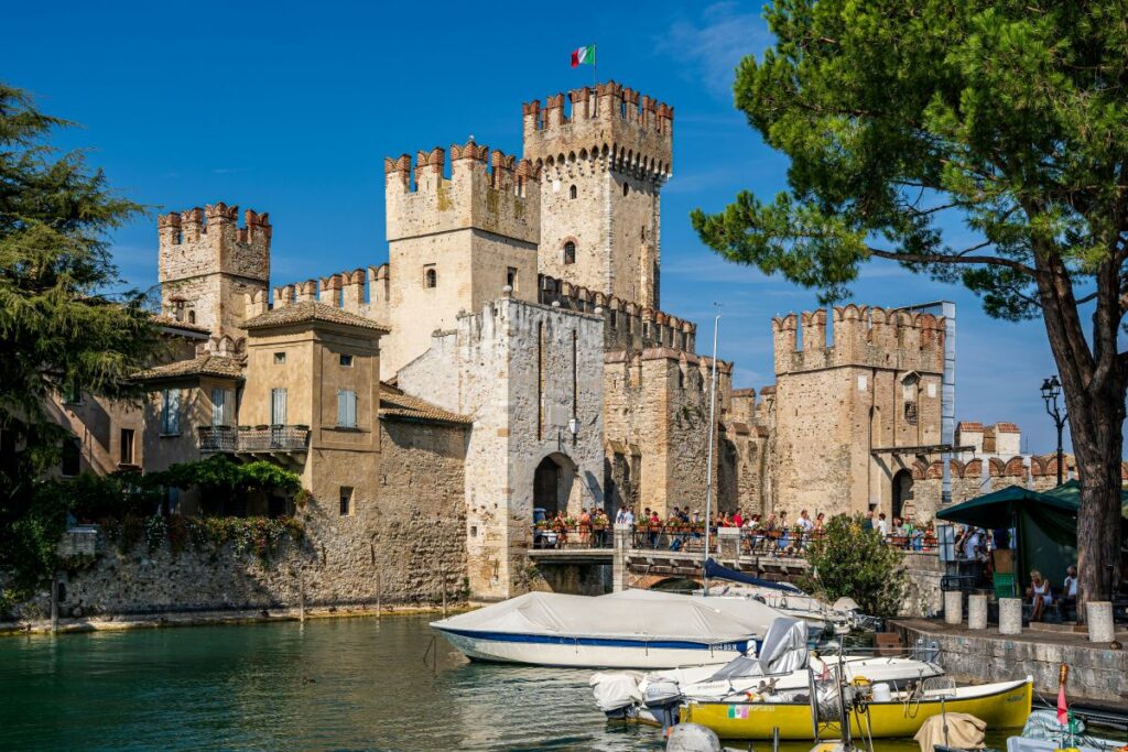 sirmione castle lake garda