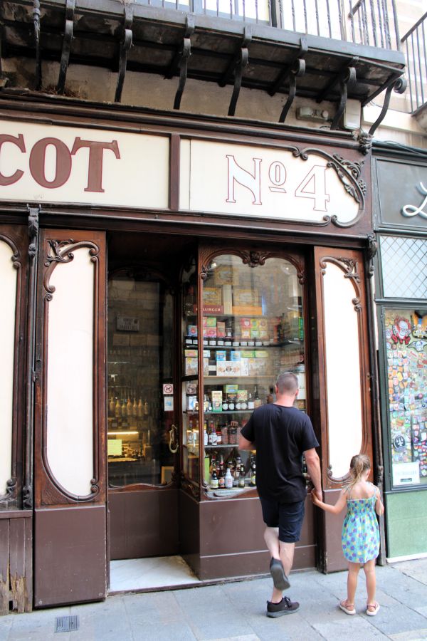 store in girona
